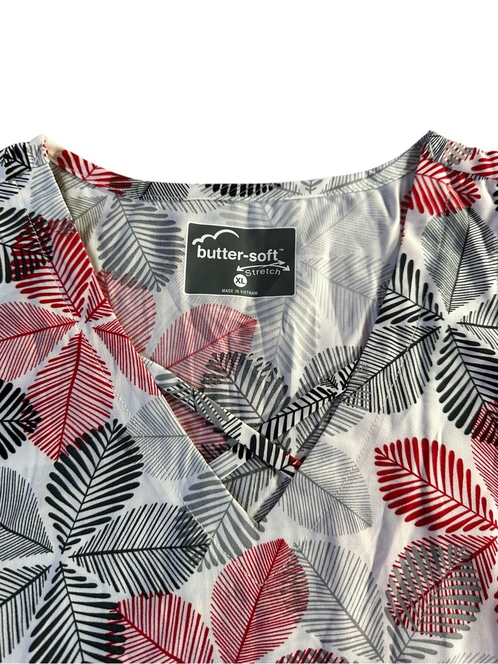 NWT Butter-Soft Stretch V-Neck Leaf Print Scrub Top — Pink & Gray XL - Picture 4 of 12
